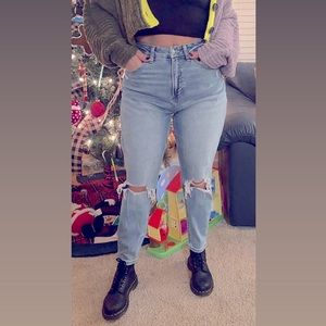 American Eagle Stretch Curvy Mom Jean- Size 0 x-short